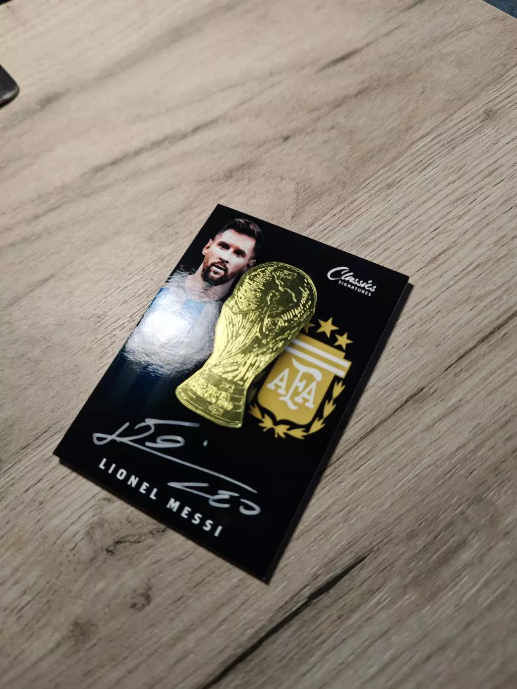 CLS Classics Signatures Lionel Messi Месси автограф 1