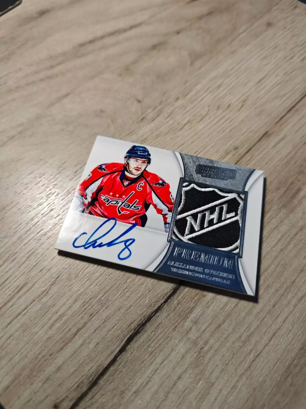 CLS Premium NHL shield Alexander Ovechkin Овечкин Red автограф