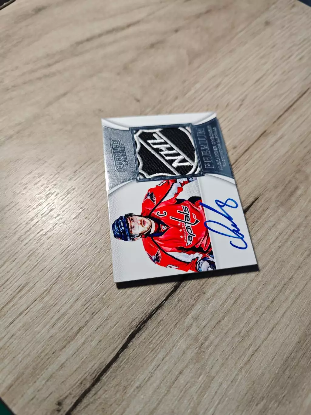 CLS Premium NHL shield Alexander Ovechkin Овечкин Red автограф 3