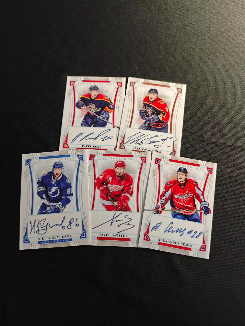 Автографы хоккеистов набор из 5 случайных карточек