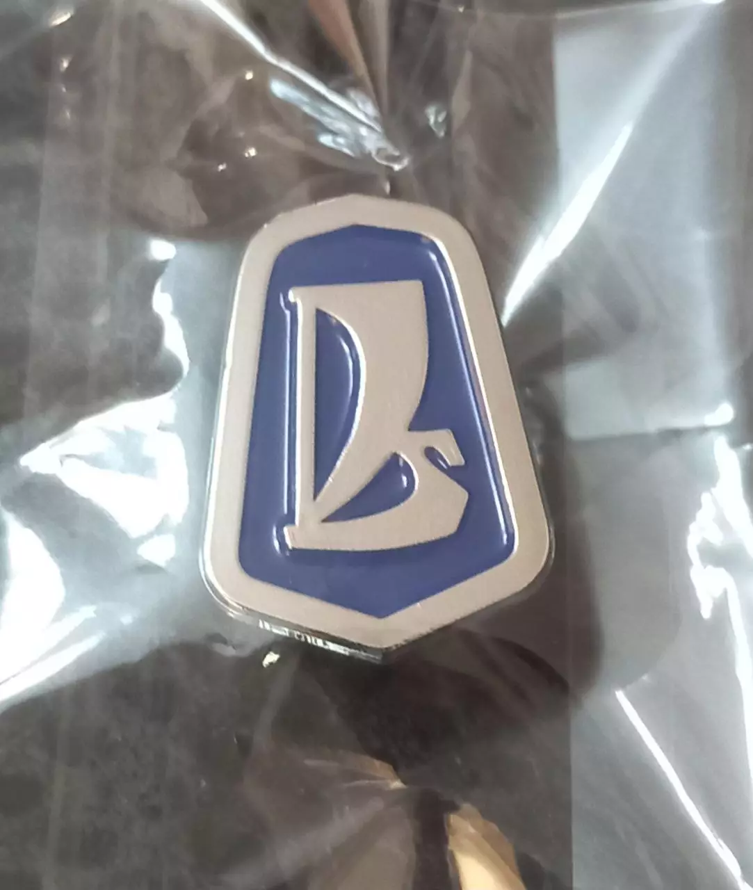 Значок. ХК Лада Тольятти. Ретро 1