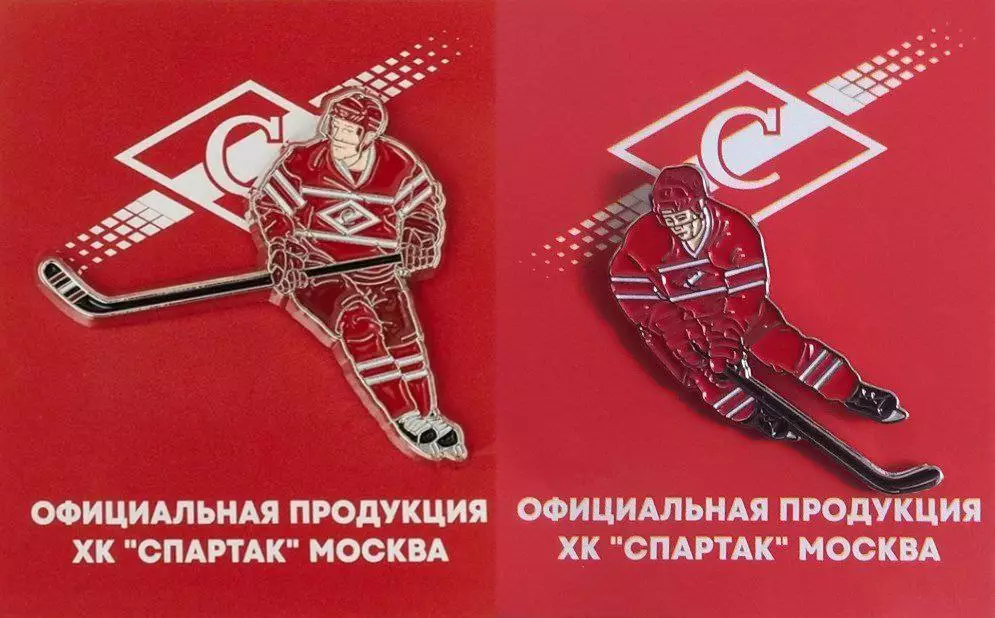 Значок ХК Спартак Москва. Хоккеист. Вид 1 1