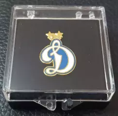 Значок ФК Динамо Москва. Д белая.