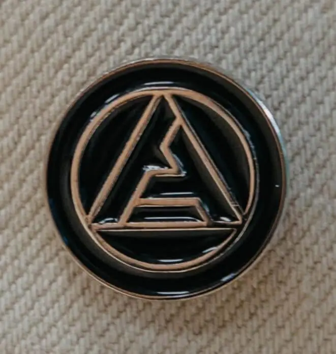 Значок ФК Акрон Тольятти. Логотип Черный