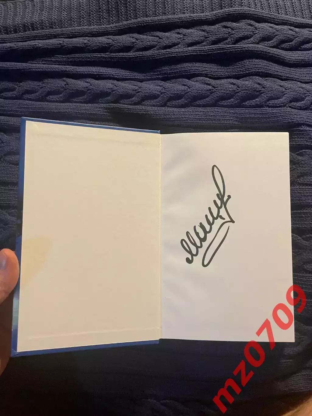 Книга Максим Макарычев Александр Мальцев с автографом динамо хк динамо москва 3