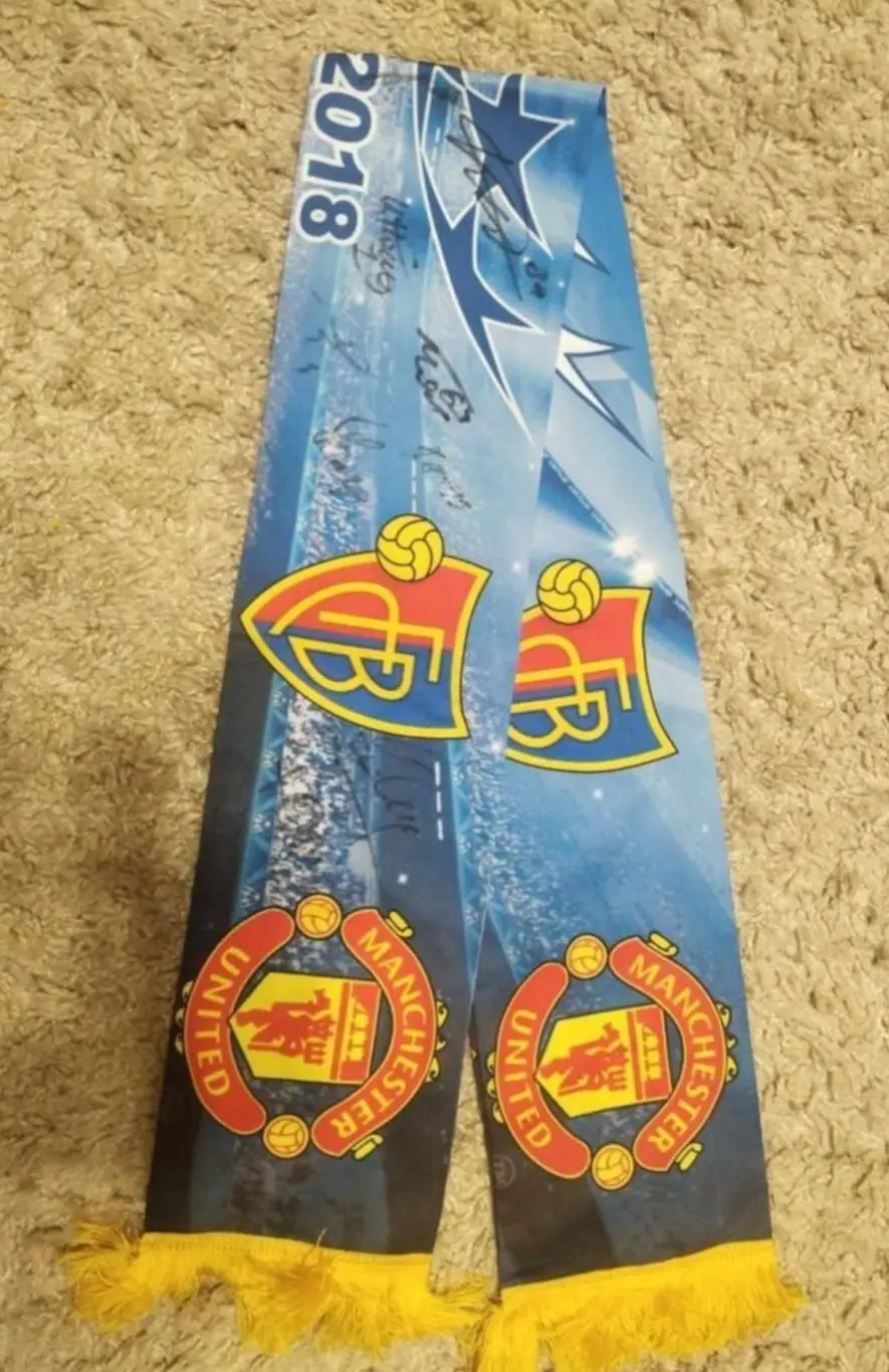 Шарф с автографами игроков ЦСКА 3