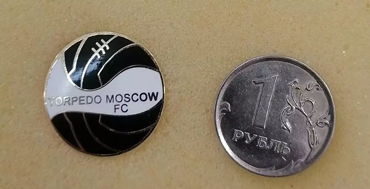 Значок ФК Торпедо Москва черно-белый цвет