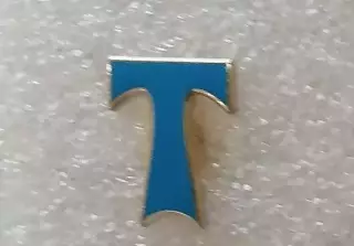 Значок ФК Торпедо Москва - синяя буква Т