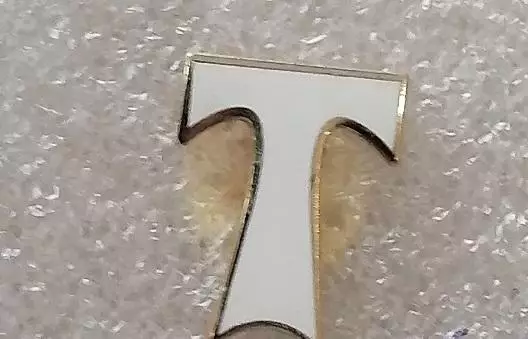 Значок ФК Торпедо Москва - белая буква Т