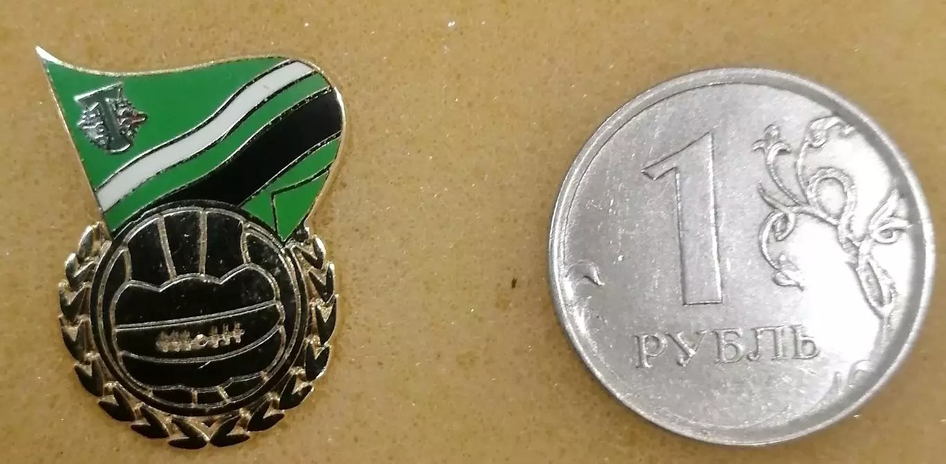 Значок ФК Торпедо Москва - флаг с мячом