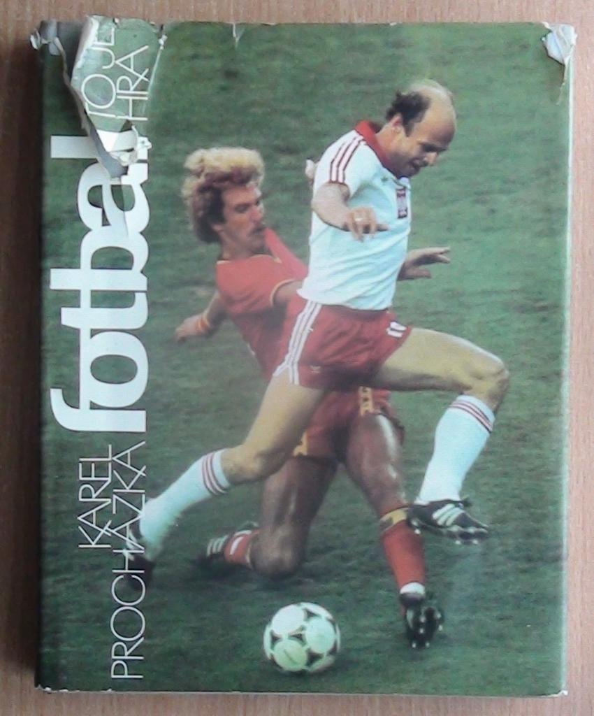 Чехословацкий фотоальбом по истории мирового футбола, 360 стр., см. описание