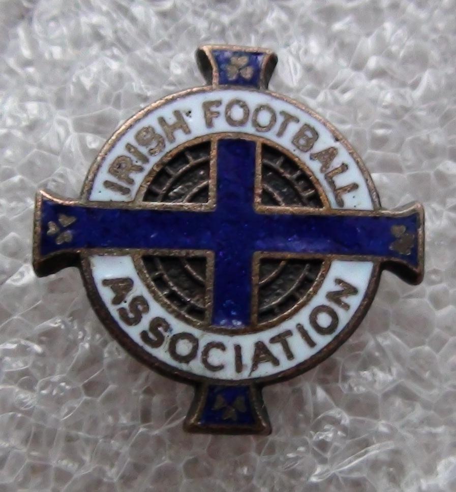 Федерация футбола Северной Ирландии, старый винтовой знак