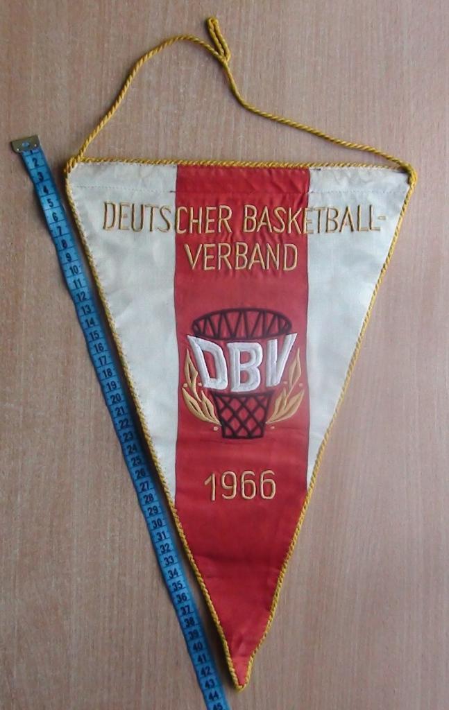 Оригинальный, официальный вымпел Федерация баскетбола ГДР, 60-е гг.