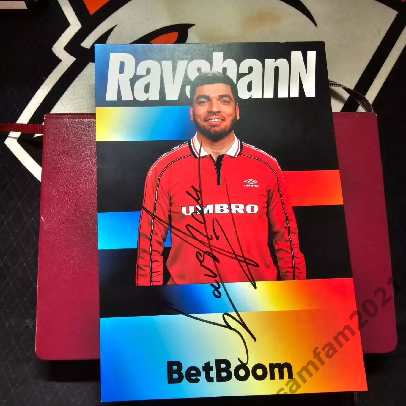 Карточка с автографом ravshann стая 15х21см