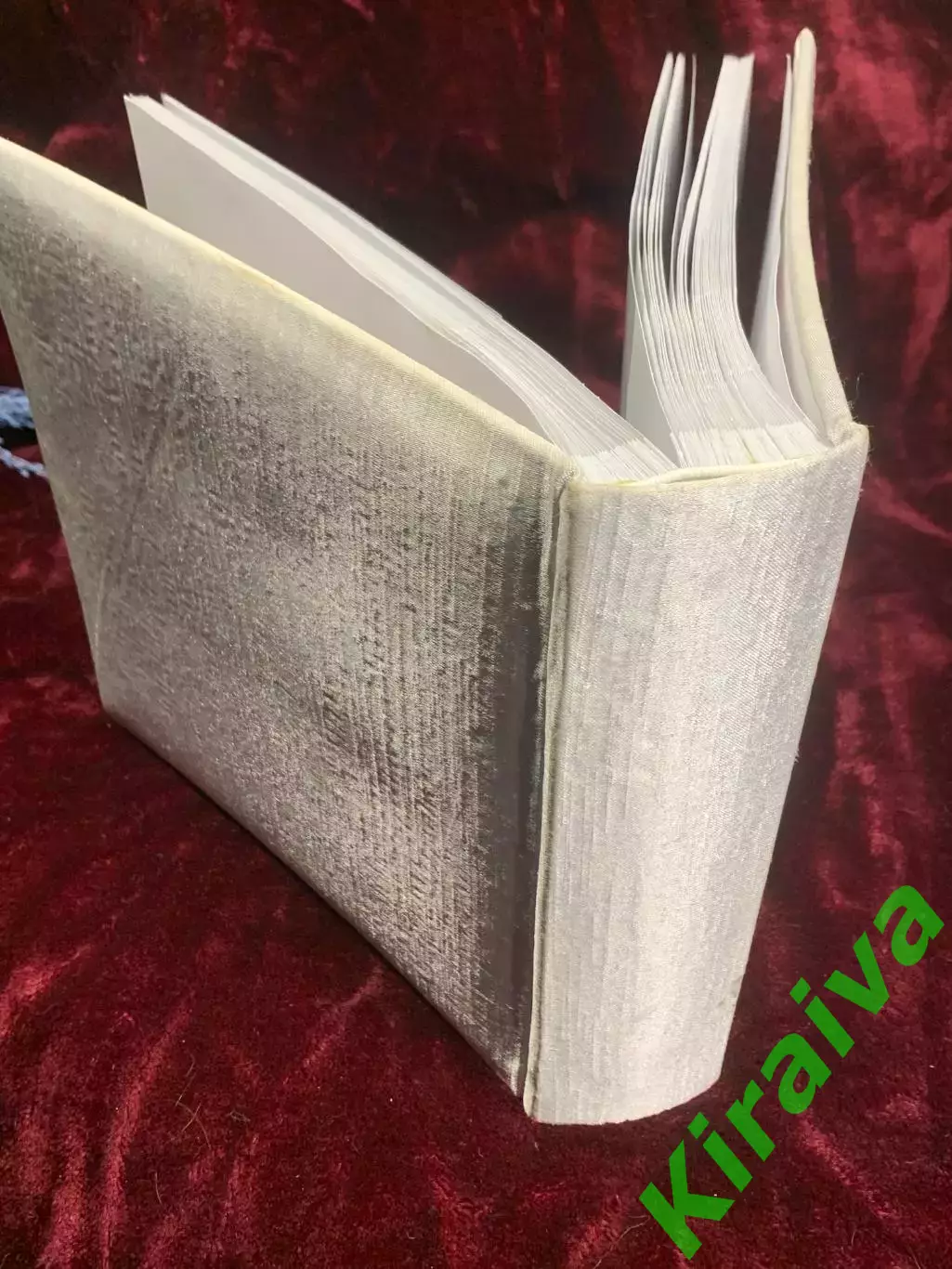 Фотоальбом средний на 200 фото с местом для подписи Н1883,3 (уценка) 22 х 22см б 7