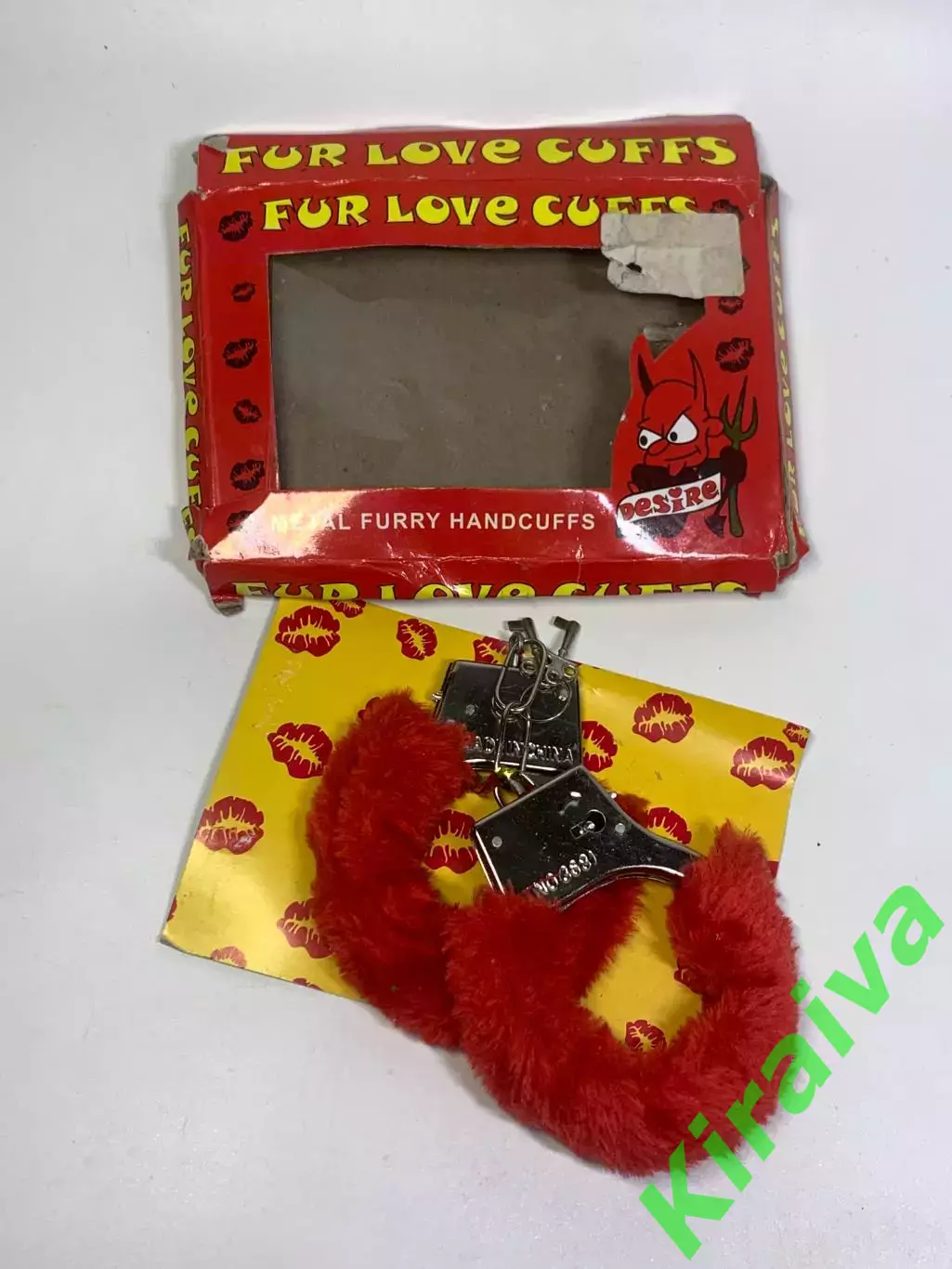 Наручники меховые (Н310) красные — уценка 3