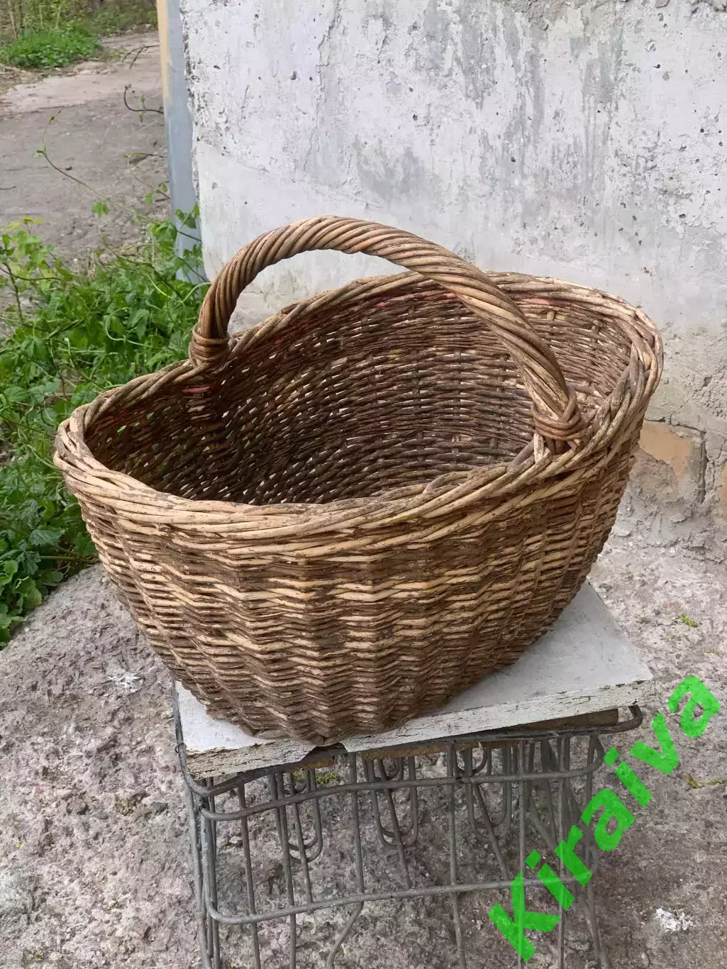 Корзина плетёная из лозы овальная большая с ручкой ажурная бежевая винтаж Н2900 1
