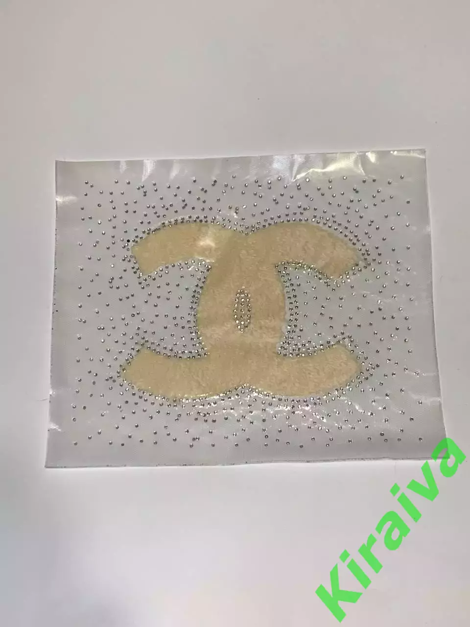 Термо наклейка меховая со стразами под логотип Chanel для одежды 21*25 с Н1826,2