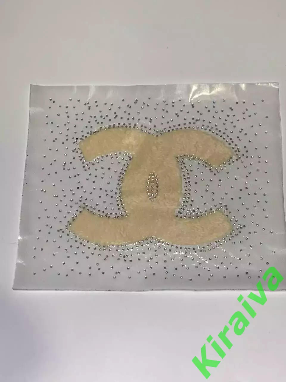 Термо наклейка меховая со стразами под логотип Chanel для одежды 21*25 с Н1826,2 1