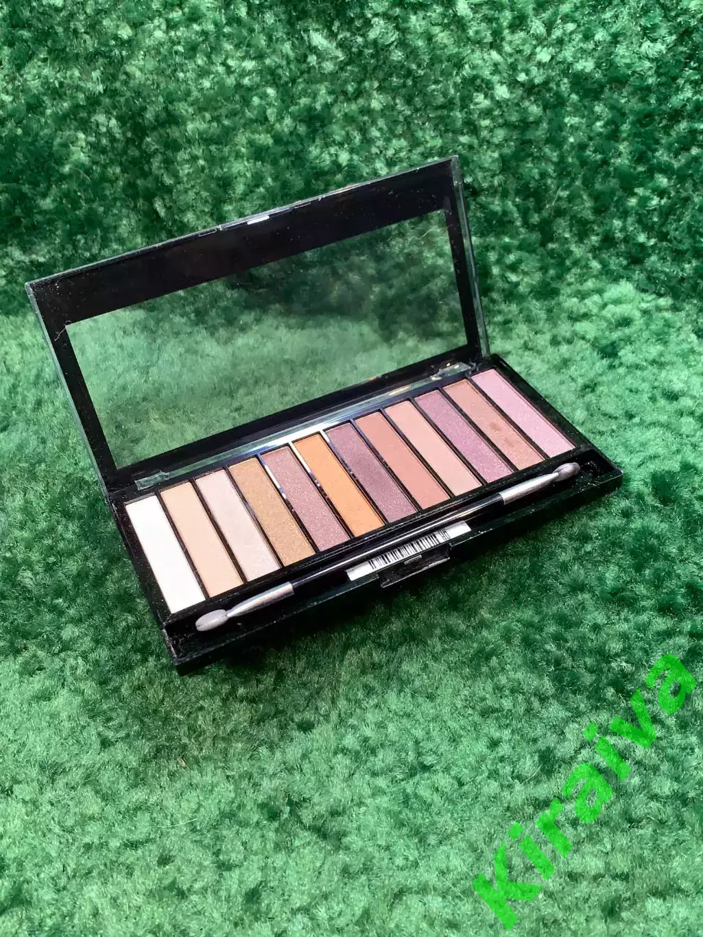 Палетка теней для век Makeup Revolution Redemption Palette Iconic 3, 12 ро Н8066 1