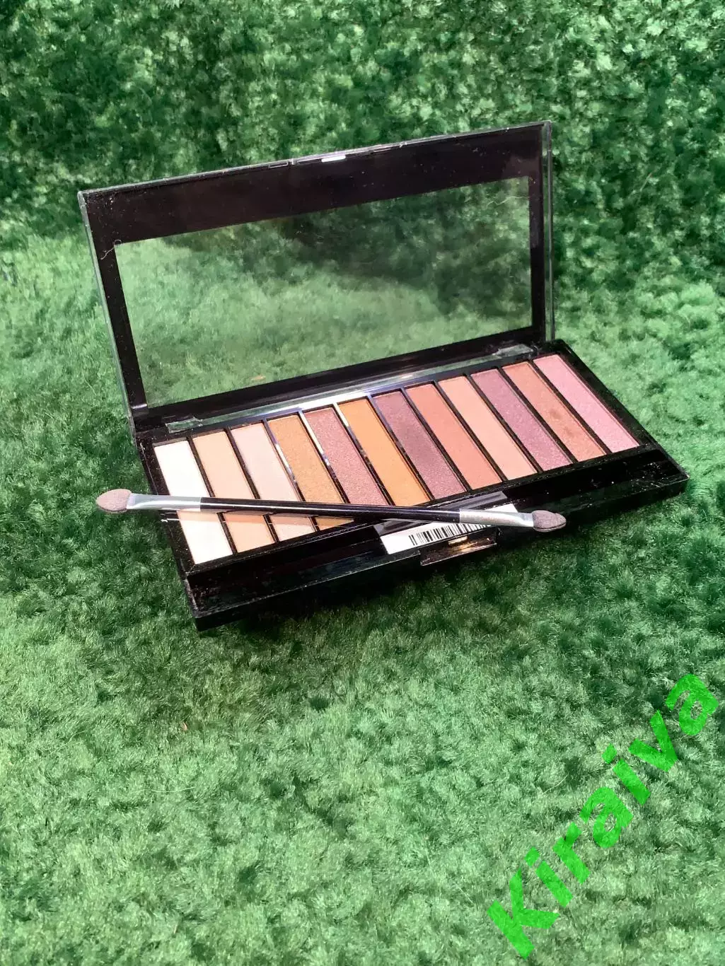 Палетка теней для век Makeup Revolution Redemption Palette Iconic 3, 12 ро Н8066 2