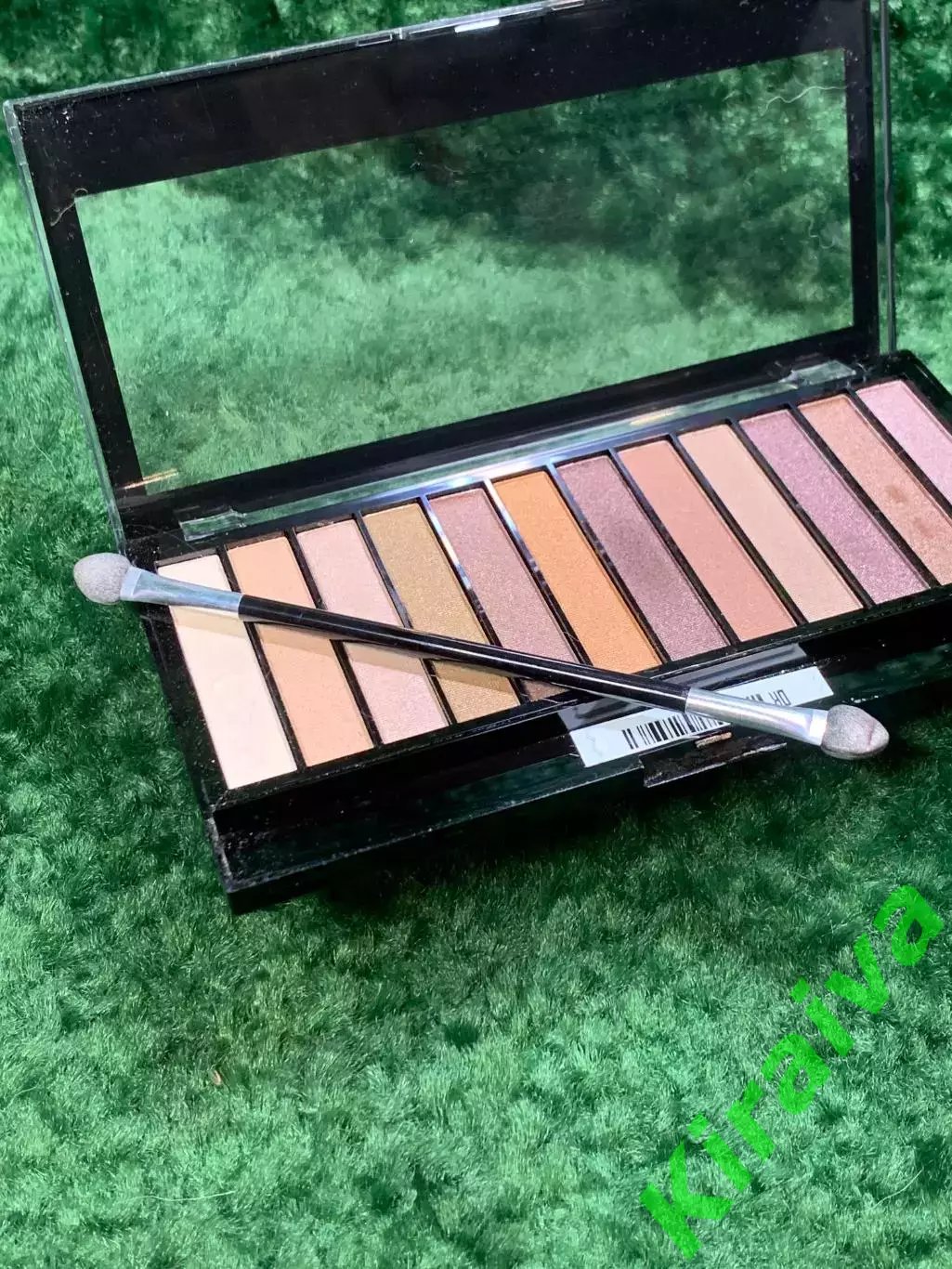 Палетка теней для век Makeup Revolution Redemption Palette Iconic 3, 12 ро Н8066 3