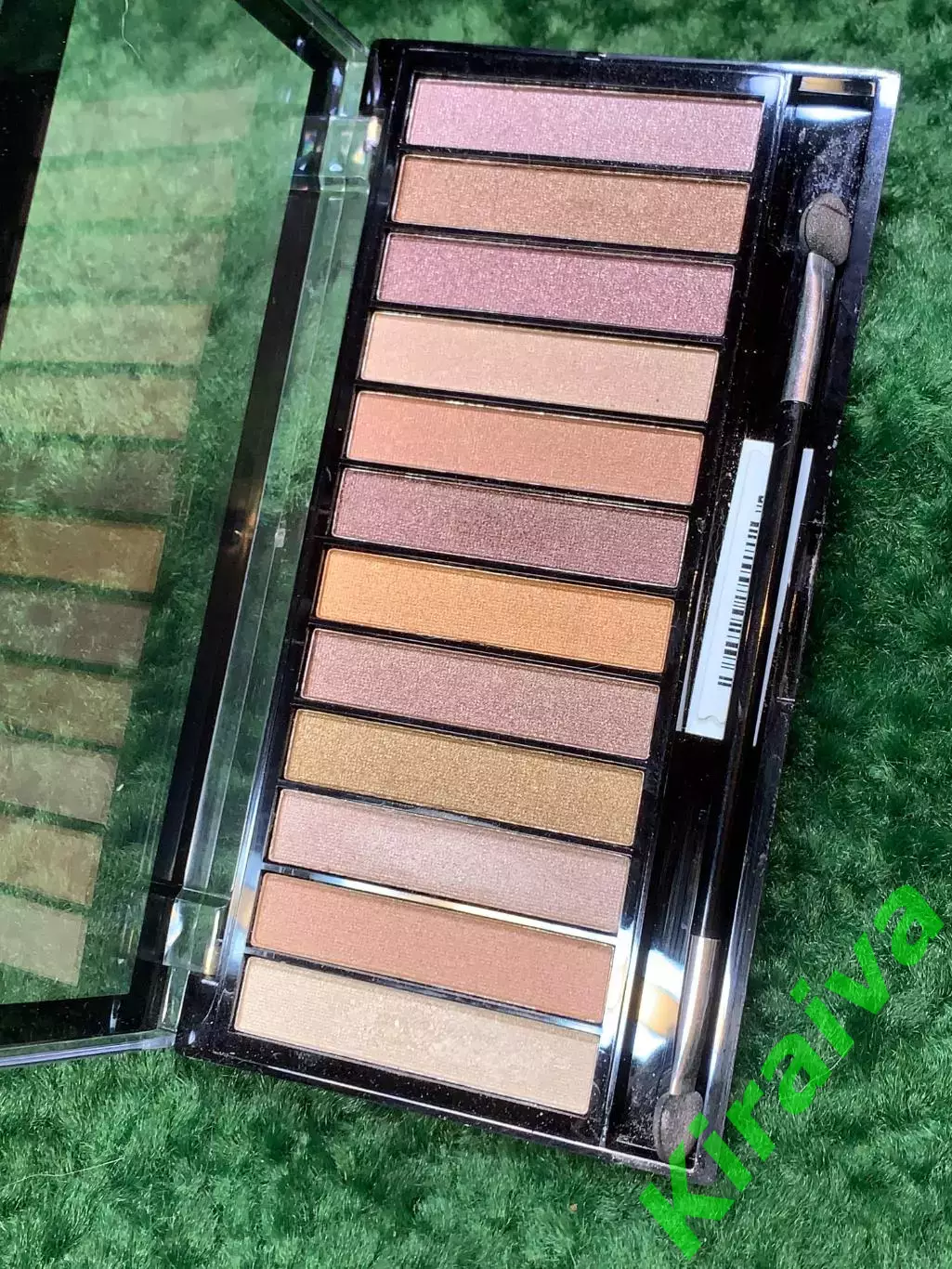 Палетка теней для век Makeup Revolution Redemption Palette Iconic 3, 12 ро Н8066 4