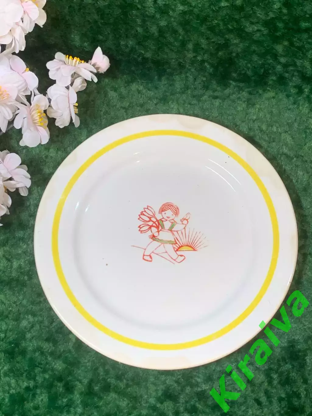 Винтажная детская тарелка «Девочка с птичкой» мелкая обеденная (закусочна (Н8222