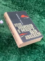 Книга приключенческий роман «По живу і мертву воду» Микола Далекий 1968 (Н8255)
