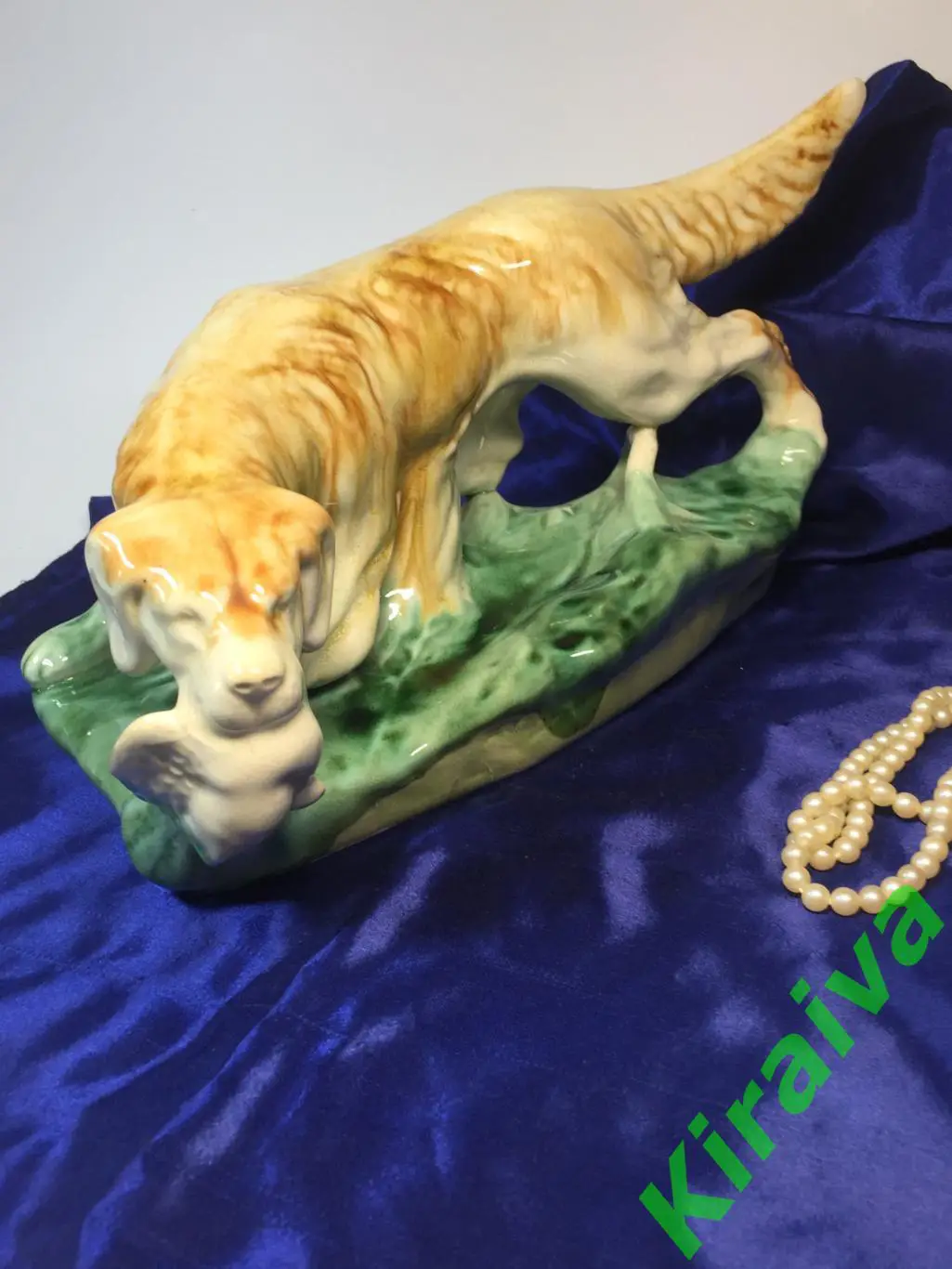 Статуэтка Охотничья собака с уткой с дичью Обливная керамика майолика Н4387