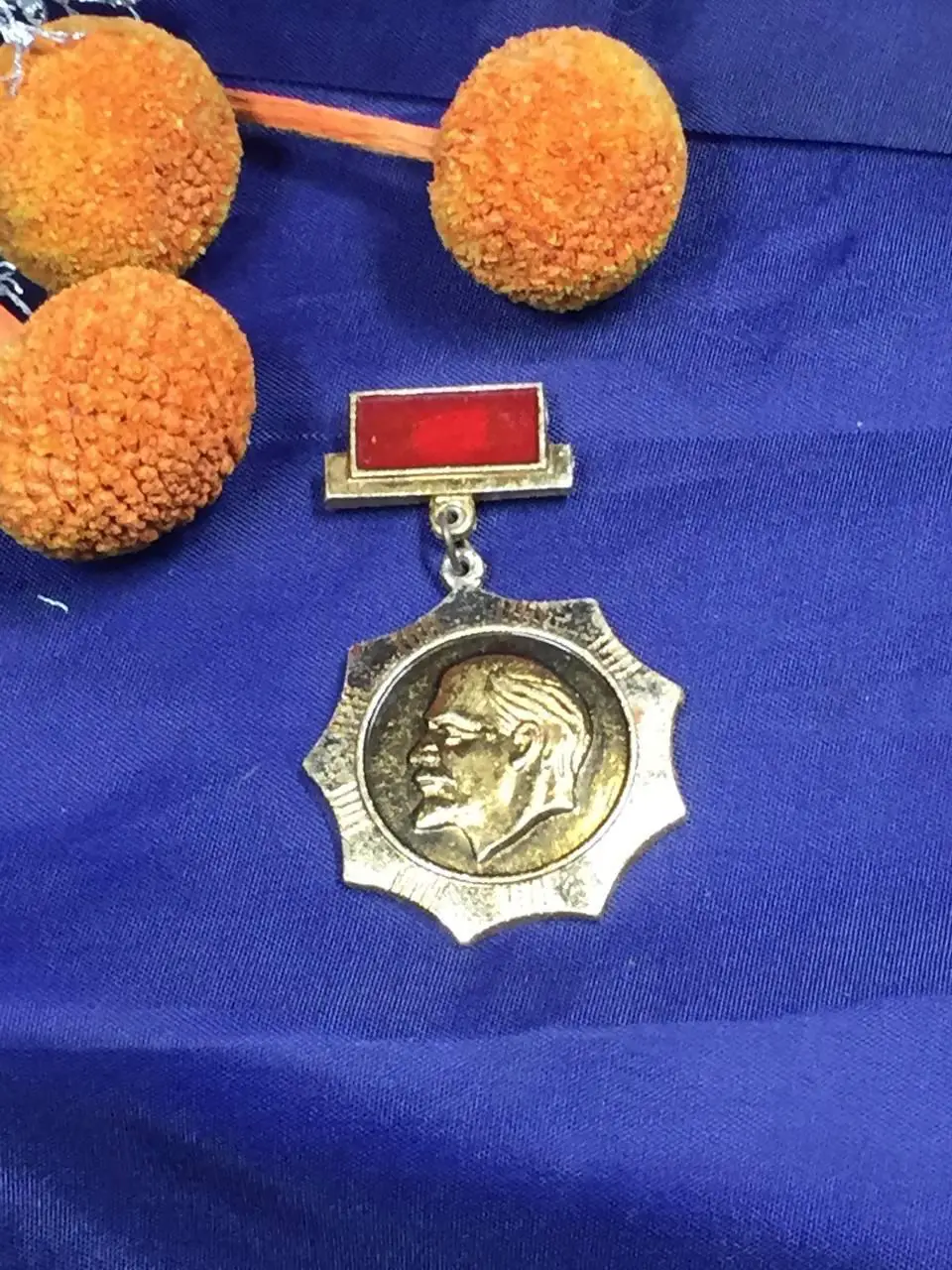 Винтажный нагрудный значок с профилем Ленина, СССР Н2093Редкий винтажный нагр 1