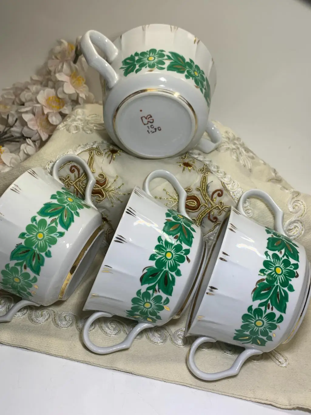 Бульонница фарфоровая винтаж Киев 370 мл с позолотой и цветочным декором Н992 6