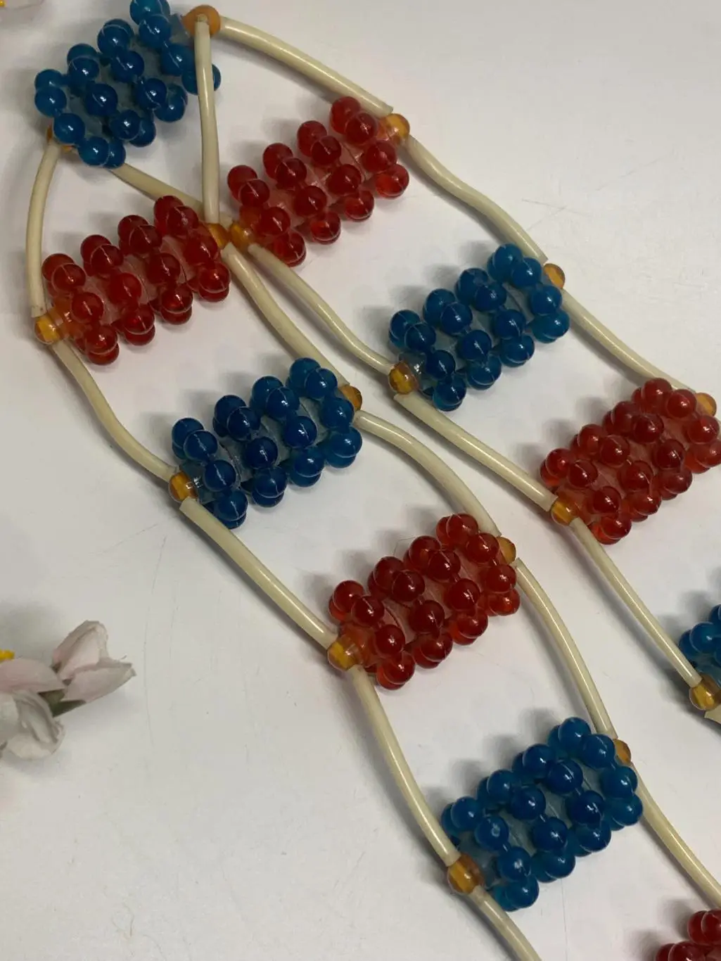 Массажер пластиковый ленточно-роликовый для спины ног тела ребристые шарик н8011 1