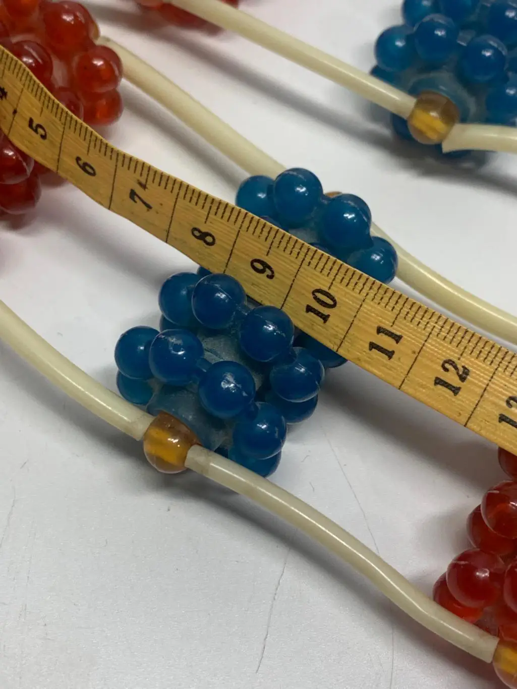 Массажер пластиковый ленточно-роликовый для спины ног тела ребристые шарик н8011 4