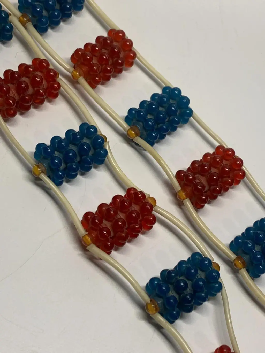 Массажер пластиковый ленточно-роликовый для спины ног тела ребристые шарик н8011 7