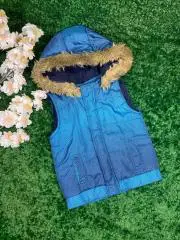 Утеплённая безрукавка с капюшоном M&Co голубая 80 (8-18 мес.) Н1646Тёплая