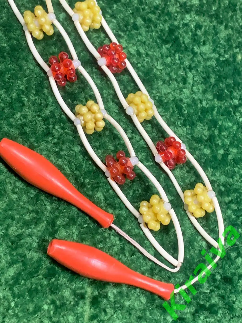 Массажер пластиковый ленточно-роликовый для спины ног тела ребристые шарики 134 3