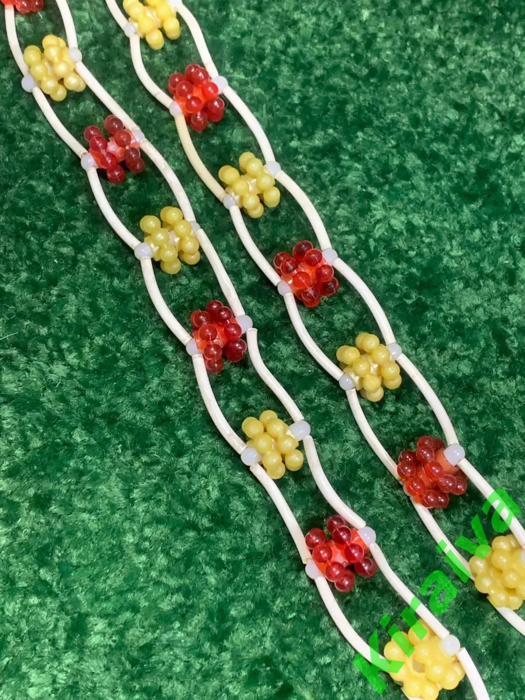 Массажер пластиковый ленточно-роликовый для спины ног тела ребристые шарики 134 6