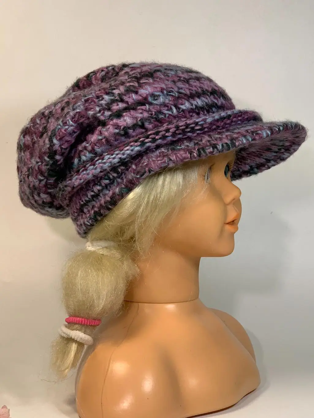 Женская вязаная шапка-берет с козырьком XXS (45-50 см, акрил) Н1681Стильная и 4
