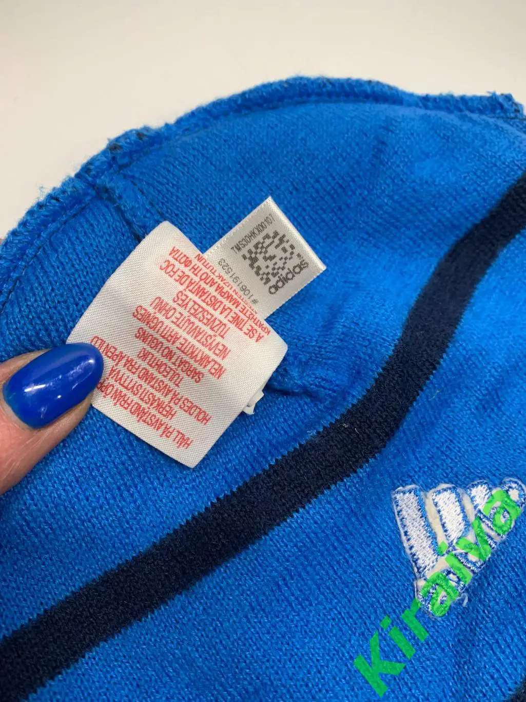 Шапка Adidas темно-синяя акрил мелкая вязка Н1953Стильная и теплая темно-синяя 5