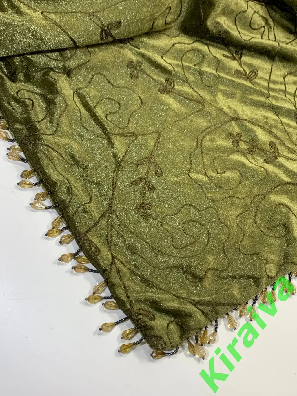 Велюровая наволочка 60?60 см с абстрактной вышивкой и декором бусинами Н1804Ро 3