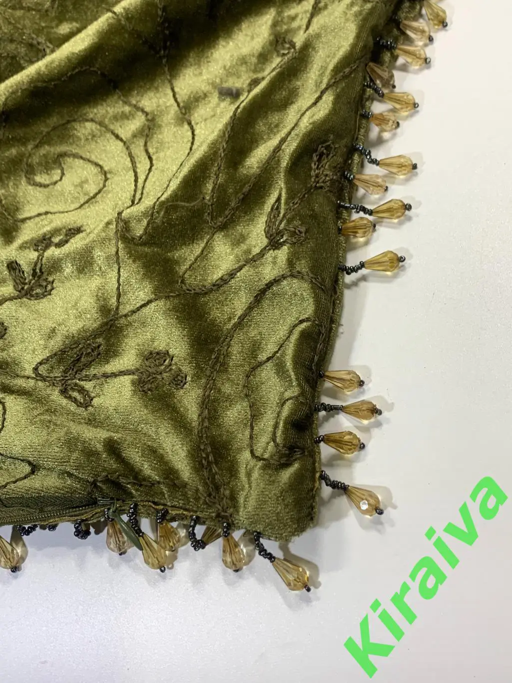 Велюровая наволочка 60?60 см с абстрактной вышивкой и декором бусинами Н1804Ро 4