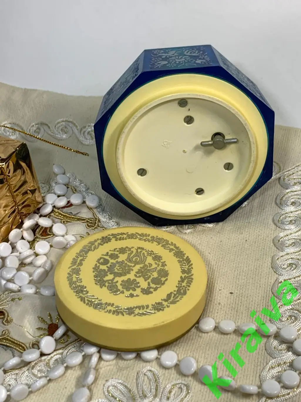 Золотые россыпи шкатулка музыкальная пудреница винтаж Н1832 СССР кобальтового цв 2