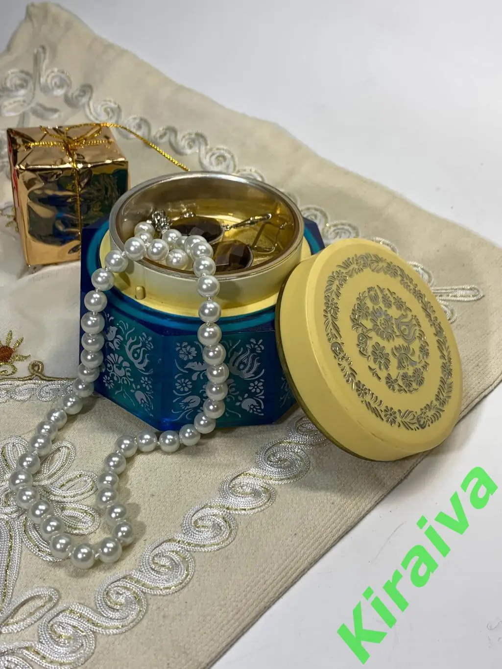 Золотые россыпи шкатулка музыкальная пудреница винтаж Н1832 СССР кобальтового цв 5