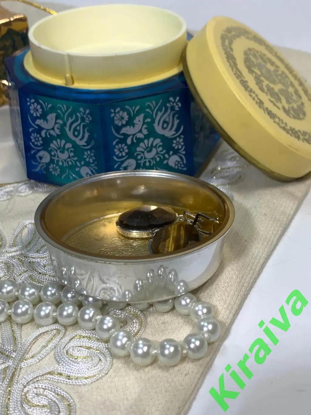 Золотые россыпи шкатулка музыкальная пудреница винтаж Н1832 СССР кобальтового цв 7