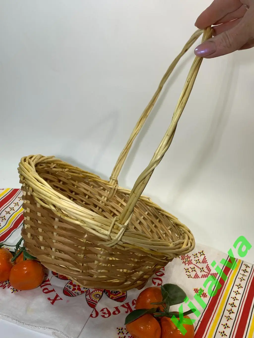 Плетеная корзина круглая из лозы 25х34 см Н1846 подарочнаяПлетёная корзина из 2