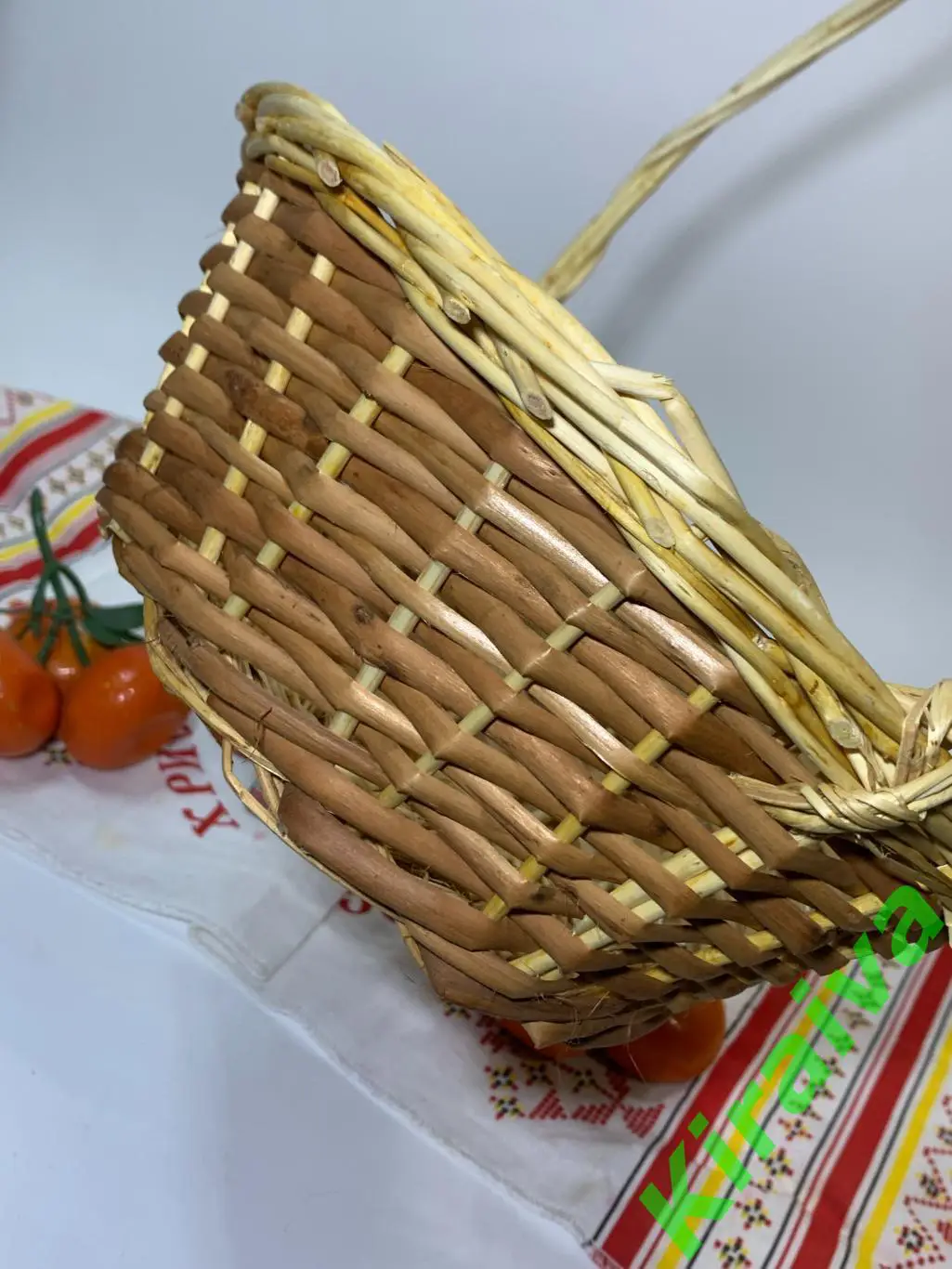 Плетеная корзина круглая из лозы 25х34 см Н1846 подарочнаяПлетёная корзина из 4