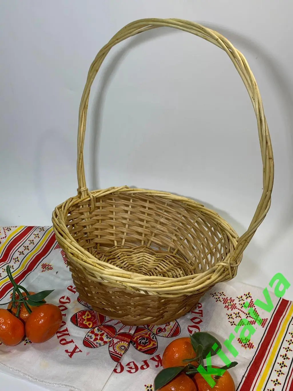 Плетеная корзина круглая из лозы 25х34 см Н1846 подарочнаяПлетёная корзина из 5