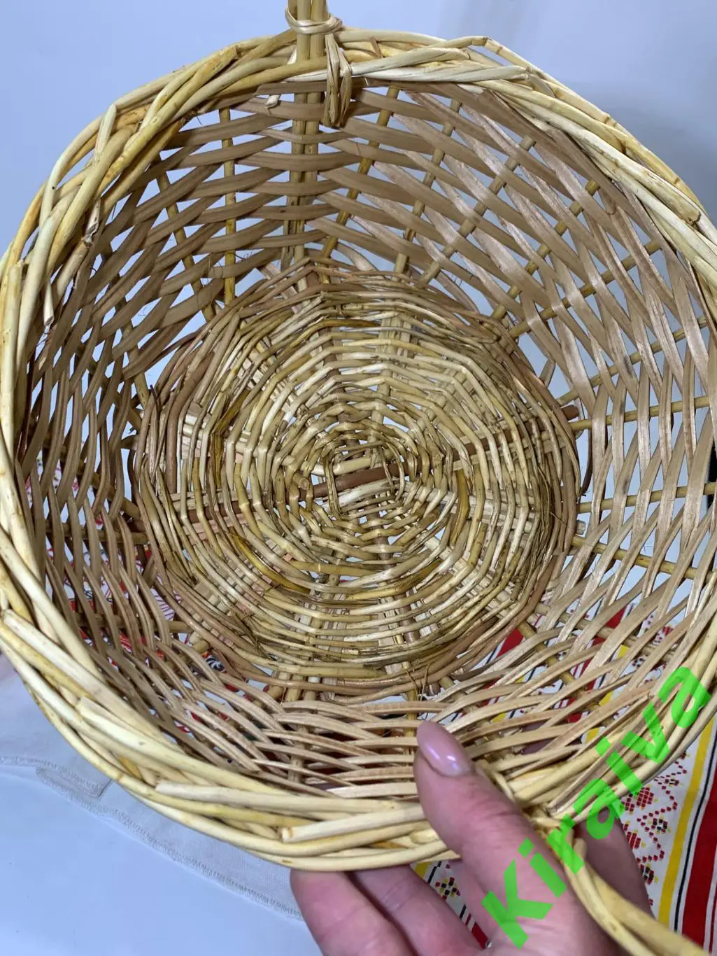 Плетеная корзина круглая из лозы 25х34 см Н1846 подарочнаяПлетёная корзина из 6