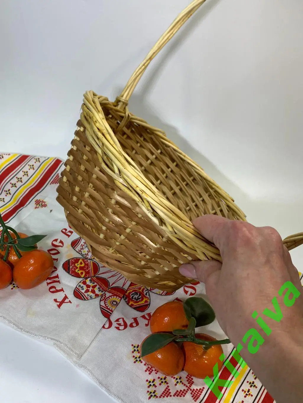 Плетеная корзина круглая из лозы 25х34 см Н1846 подарочнаяПлетёная корзина из 7